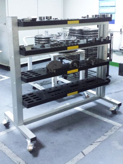 TROLLEYS AND HANDLING MATERIALS<br />Tool carrier trolley